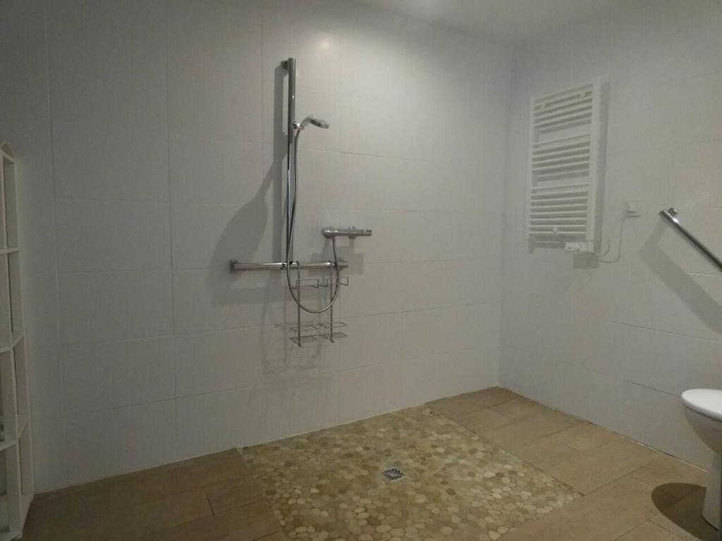 Villa Pierre Blanche Le Calme A 5Mn Du Centre Ville Nimes Luaran gambar