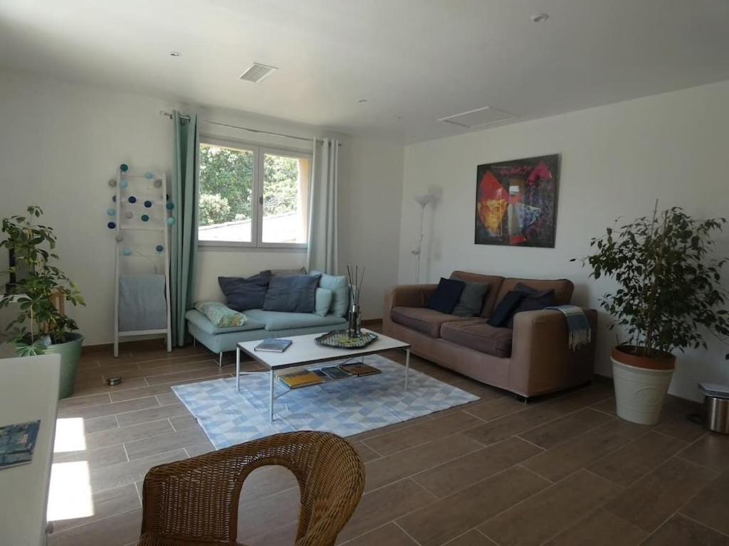 Villa Pierre Blanche Le Calme A 5Mn Du Centre Ville Nimes Luaran gambar
