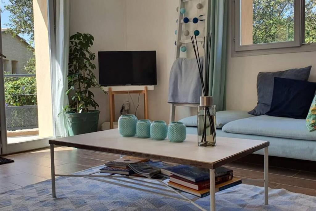Villa Pierre Blanche Le Calme A 5Mn Du Centre Ville Nimes Luaran gambar